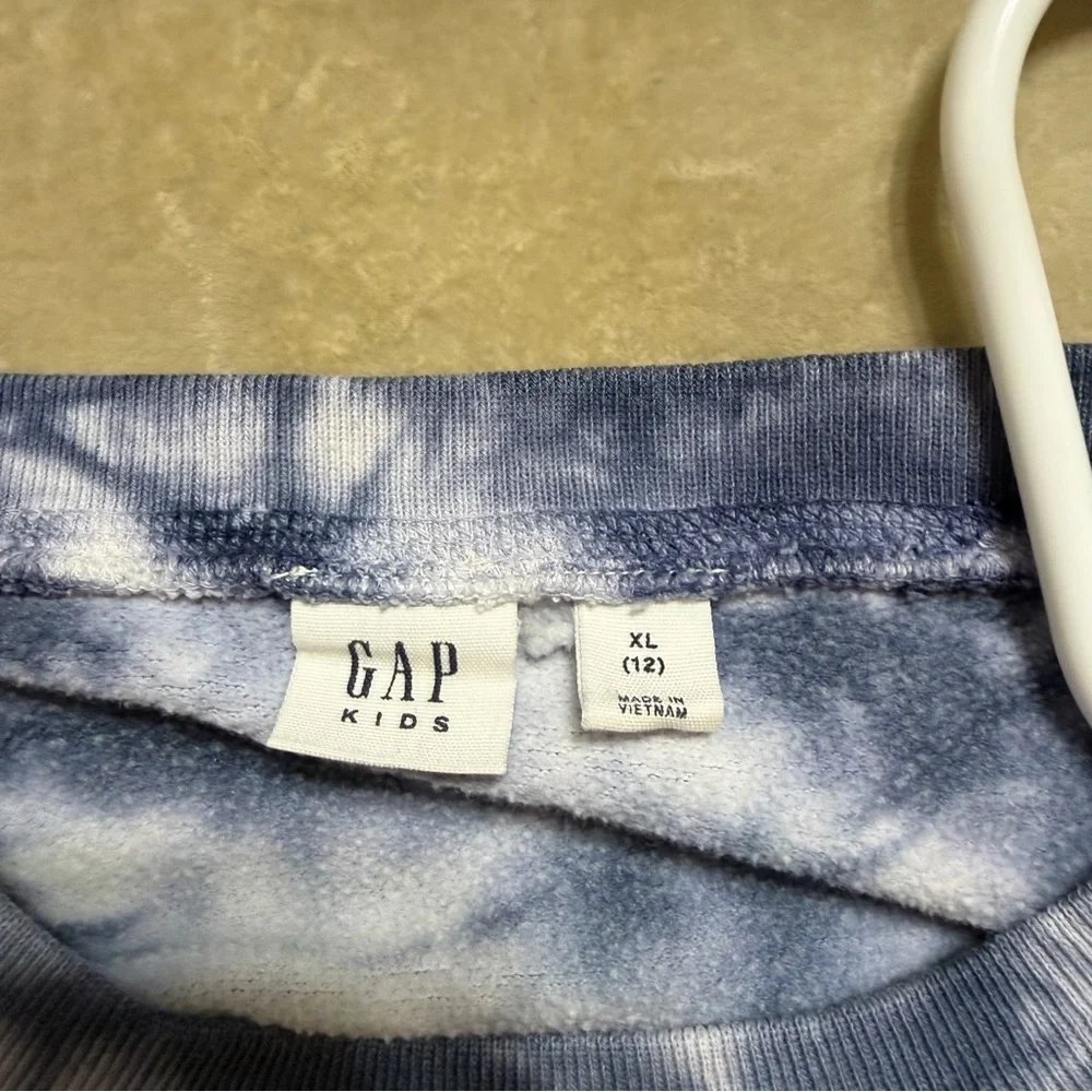GAP chic tie